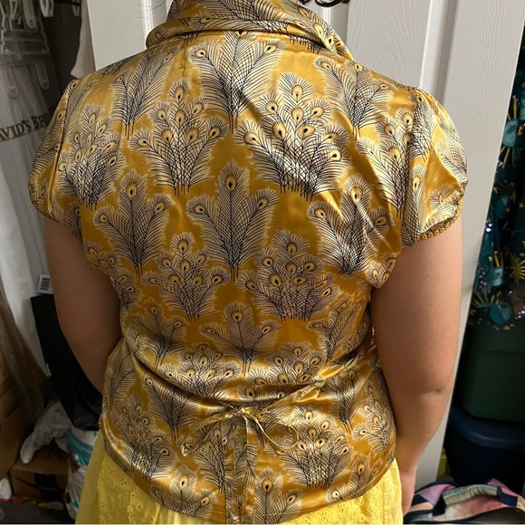 Free People, 100% silk blouse, yellow/gold and black print blouse. - Picture 8 of 12